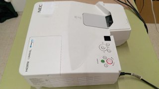 Proyector NEC Blanco y Azul