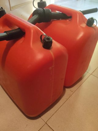 2 Garrafas Combustible Homologadas con Cánula