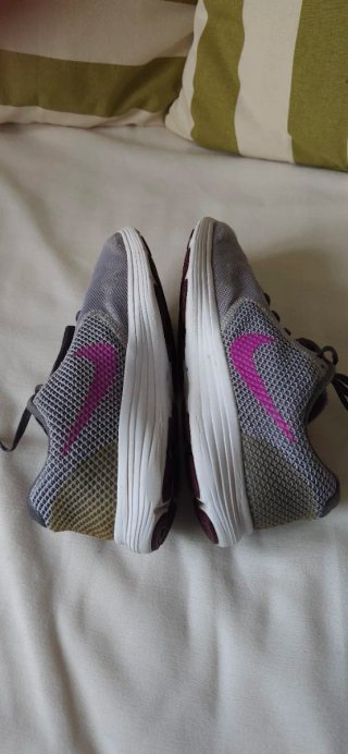 Zapatillas Nike grises y rosas T36.5