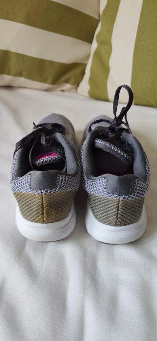 Zapatillas Nike grises y rosas T36.5