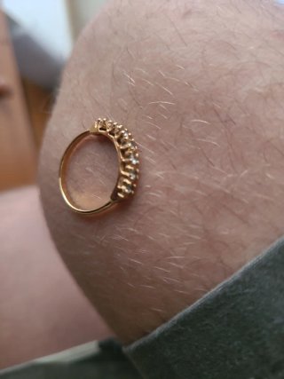 Anillo de oro con diamantes