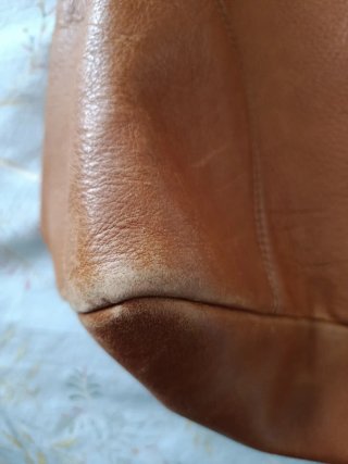 Bolso de piel marrón