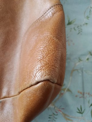 Bolso de piel marrón
