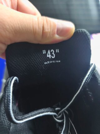 Off-White Zapatillas Deportivas Negras y Rojas