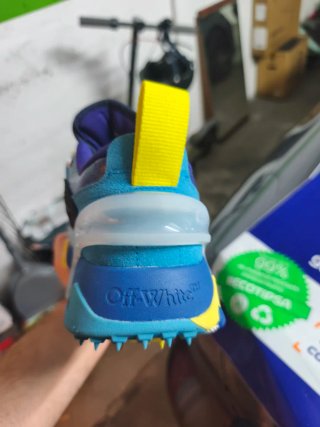 Zapatillas Off White Azul y Amarillo
