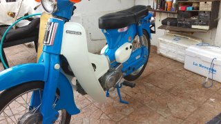 Honda C50 Azul