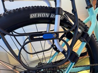 Bicicleta Orbea Alma H11 con alforjas