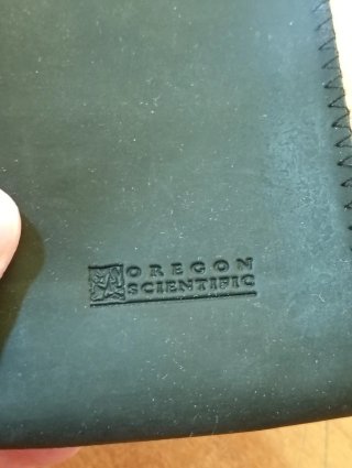 CUSTODIA IN PELLE PER DISPOSITIVI ELETTRONICI