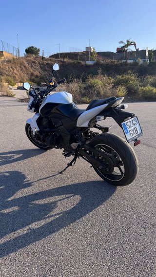 Kawasaki Z750 Blanca 18.000 km