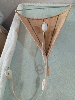 Lámpara de pared cono beige