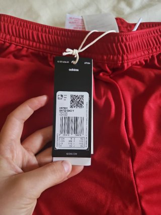 Pantalón corto Adidas rojo sin estrenar