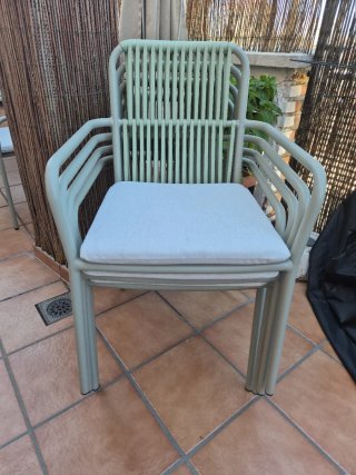 Set de muebles de jardín. Mesa y 6 sillas