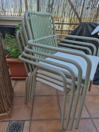Set de muebles de jardín. Mesa y 6 sillas