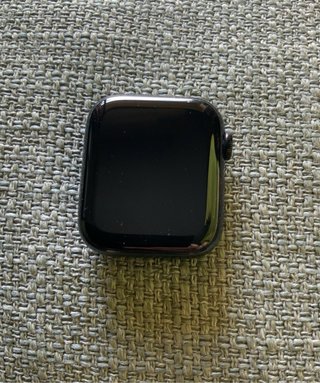 Apple Watch Series 4 44mm in acciaio inossidabile