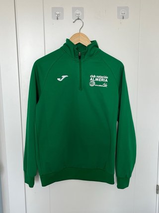 Pack de ropa: camisetas, pantalón y sudaderas
