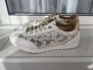Zapatillas Happy Monkey Malla Flores Blancas