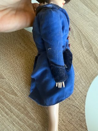 Muñeca Mary poppins con abrigo azul