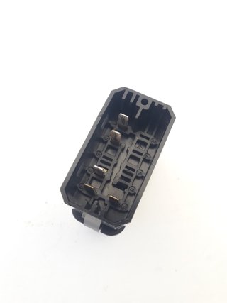 INTERRUPTOR ALUMBRADO - MERCEDES VITO W638.