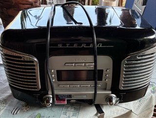 Radio Estéreo TEAC Negra y Plateada