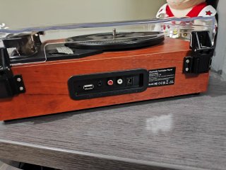Tocadiscos Negro y Marrón