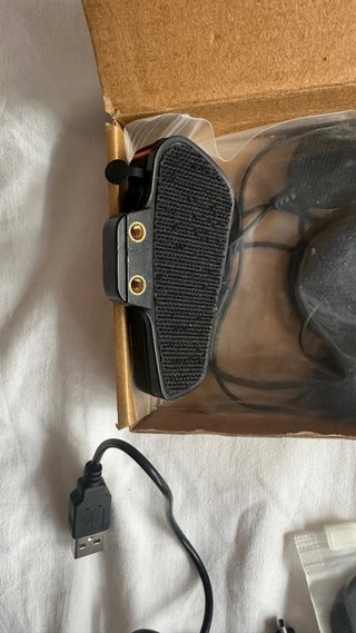 Manos libre con radio integrado