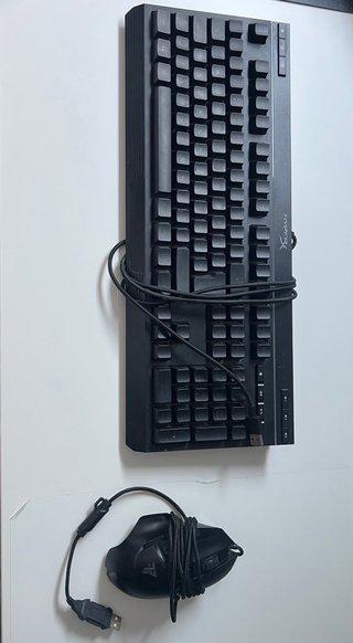 Conjunto teclado HyperX y raton Tempest K8 keeper