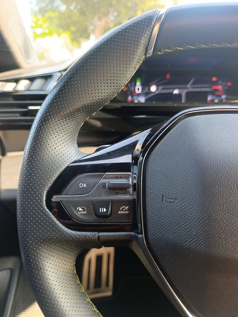 Peugeot 408 2023, foto 11