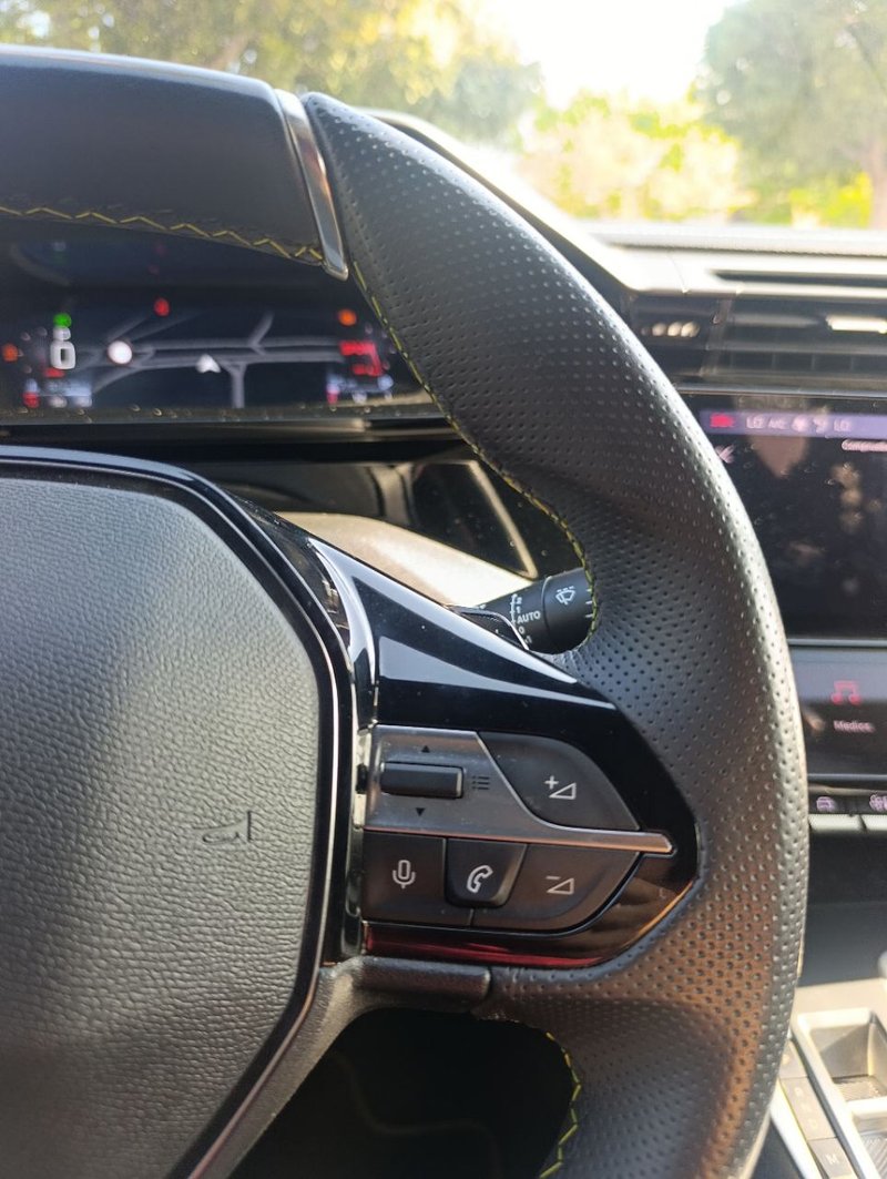 Peugeot 408 2023, foto 12