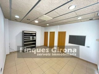 Local comercial en alquiler en Eixample Sud – Migdia en Girona