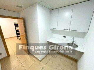 Local comercial en alquiler en Eixample Sud – Migdia en Girona