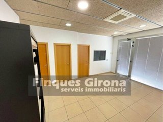 Local comercial en alquiler en Eixample Sud – Migdia en Girona