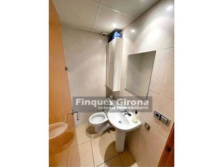 Local comercial en alquiler en Eixample Sud – Migdia en Girona