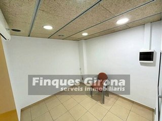Local comercial en alquiler en Eixample Sud – Migdia en Girona