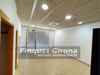 Local comercial en alquiler en Eixample Sud – Migdia en Girona