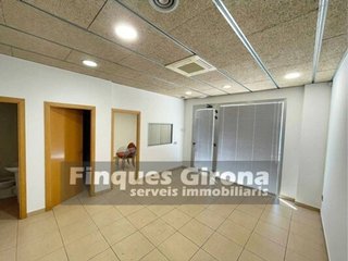 Local comercial en alquiler en Eixample Sud – Migdia en Girona