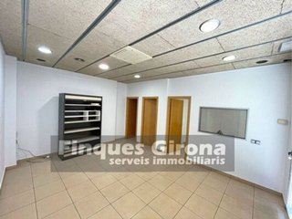 Local comercial en alquiler en Eixample Sud – Migdia en Girona