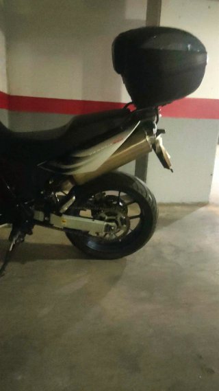 Aprilia Pegaso Trail 650 2014 la moto es inyección