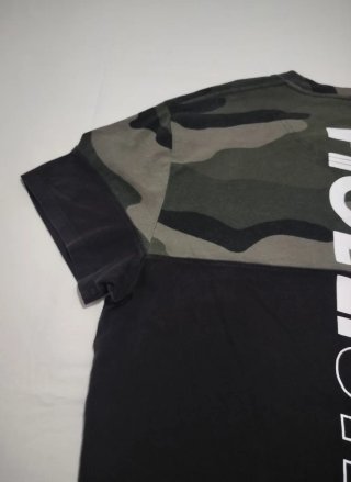 Camiseta Hollister Camuflaje Negra Talla L