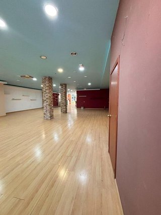 Local comercial en alquiler en Centro en Valdepeñas