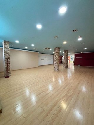 Local comercial en alquiler en Centro en Valdepeñas