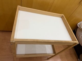 Cambiador de bebé madera y blanco
