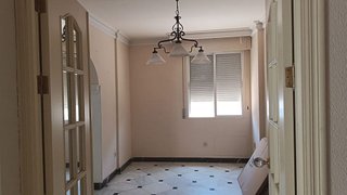 Piso en alquiler en Los Remedios en Sevilla