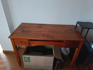 Mesa de madera rústica