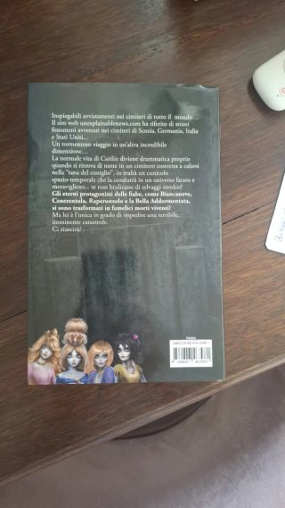 Il regno delle principesse zombie. Once upon a ...