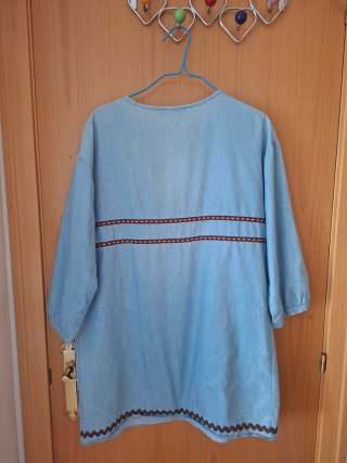 Vestido vaquero con cordones