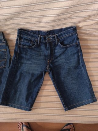 Pantalones Cortos(BERMUDAS)Levi's Strauss Azules.
