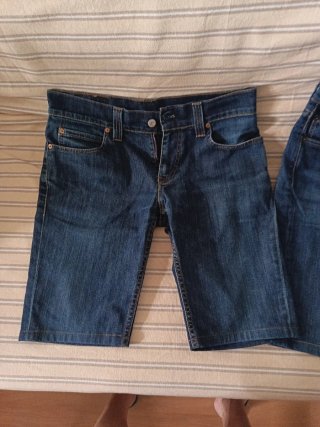 Pantalones Cortos(BERMUDAS)Levi's Strauss Azules.