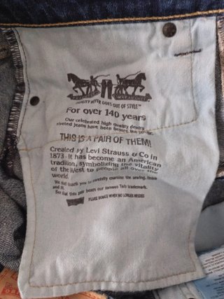 Pantalones Cortos(BERMUDAS)Levi's Strauss Azules.