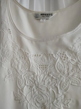 Conjunto falda y blusa blanca