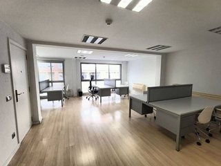 Oficina en alquiler en Eixample Nord – La Devesa en Girona